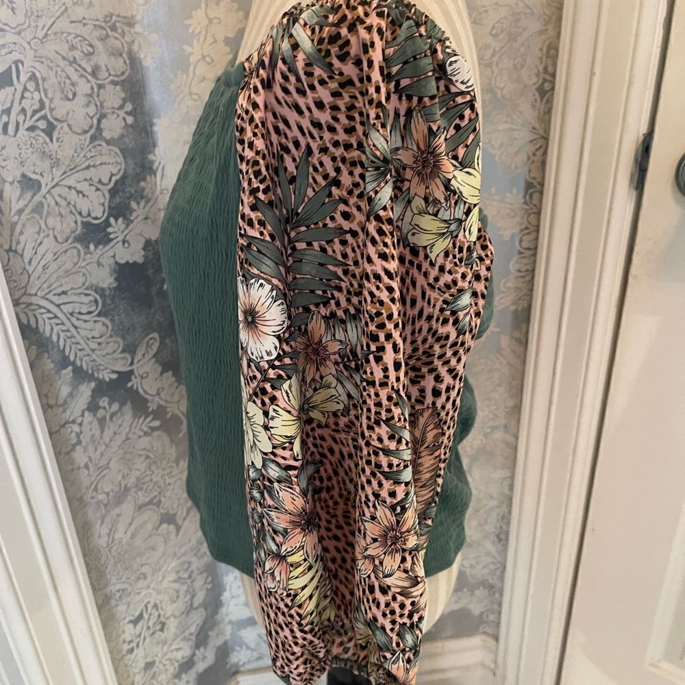 PRETTY Smocked Anthropologie Romance Top! - Picture 15 of 16
